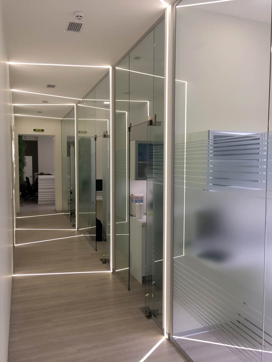 Cтеклянные перегородки от компании Eraglass